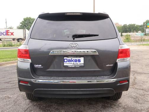 Magnetic Gray Metallic 2013 Toyota Highlander Limited