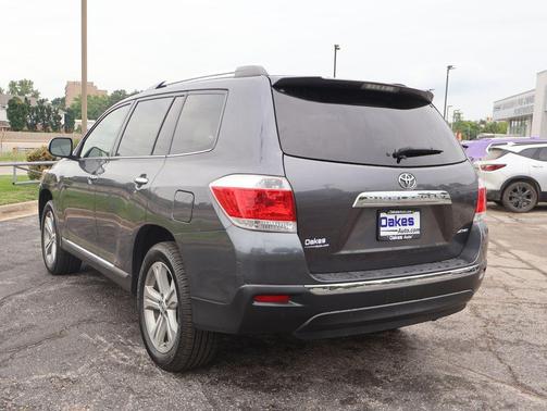 Magnetic Gray Metallic 2013 Toyota Highlander Limited