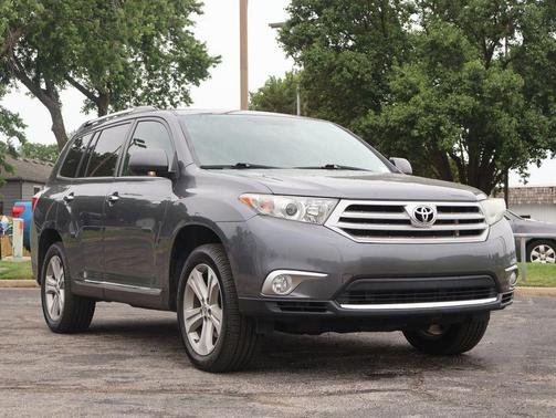 Magnetic Gray Metallic 2013 Toyota Highlander Limited