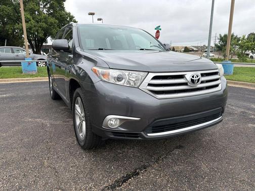 Magnetic Gray Metallic 2013 Toyota Highlander Limited