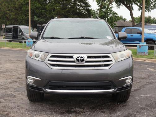 Magnetic Gray Metallic 2013 Toyota Highlander Limited
