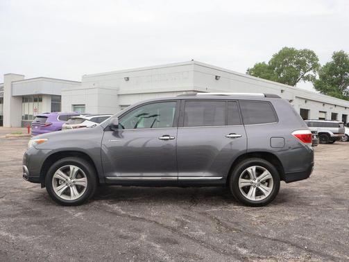 Magnetic Gray Metallic 2013 Toyota Highlander Limited