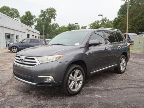 Magnetic Gray Metallic 2013 Toyota Highlander Limited