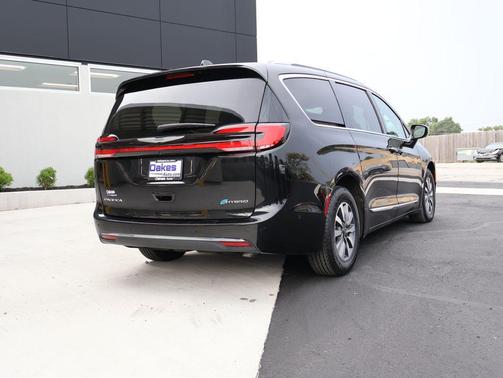 2021 Chrysler Pacifica Hybrid Limited
