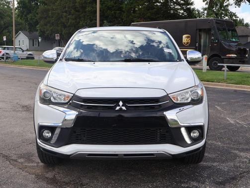 Pearl White 2019 Mitsubishi Outlander Sport SE