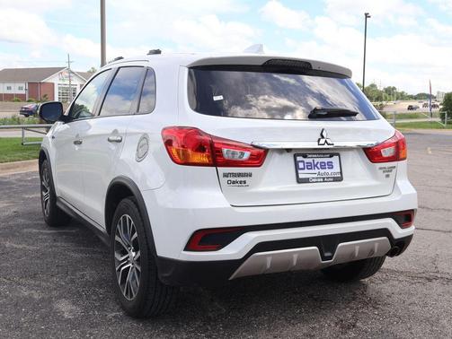 Pearl White 2019 Mitsubishi Outlander Sport SE