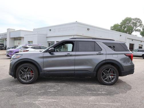 CARBONIZED GRAY METALLIC 2025 Ford Explorer ST-Line
