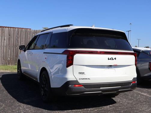 2026 Kia Carnival SX