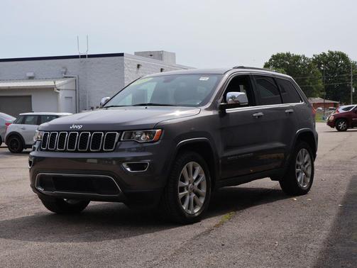 Granite Crystal Metallic Clearcoat 2017 Jeep Grand Cherokee Limited