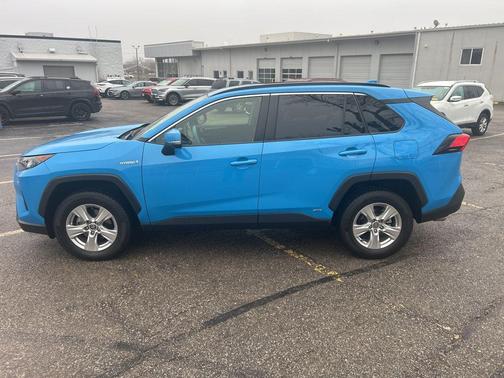 2021 Toyota RAV4 Hybrid LE