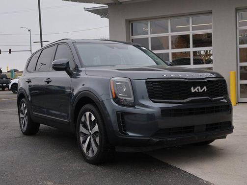 Gravity Grey 2022 Kia Telluride S