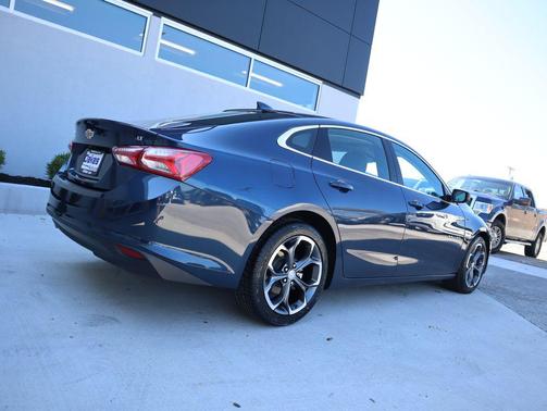 2022 Chevrolet Malibu FWD LT
