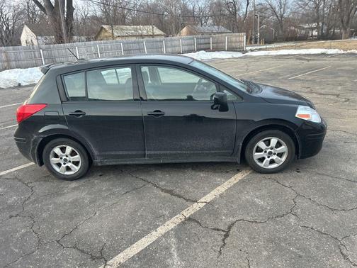 2012 Nissan Versa 1.8 S