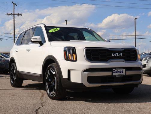 Glacial White Pearl 2024 Kia Telluride S