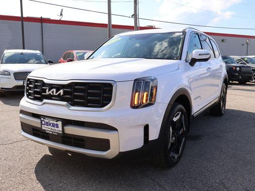 Glacial White Pearl 2024 Kia Telluride S