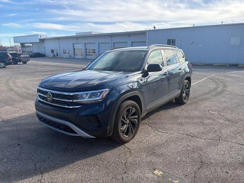 2023 Volkswagen Atlas 3.6L SE w/Technology