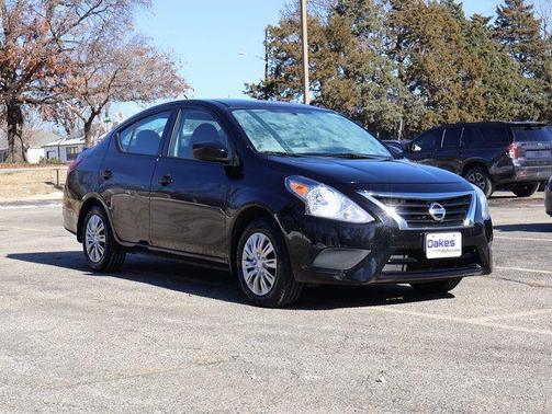 2017 Nissan Versa 1.6 S+