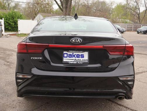 Aurora Black 2021 Kia Forte LXS