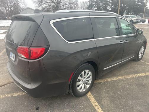 2018 Chrysler Pacifica Touring-L