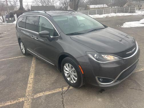 2018 Chrysler Pacifica Touring-L