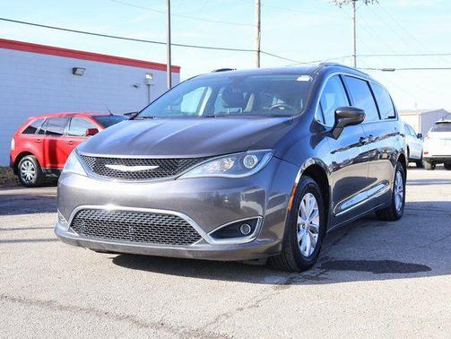 2018 Chrysler Pacifica Touring-L