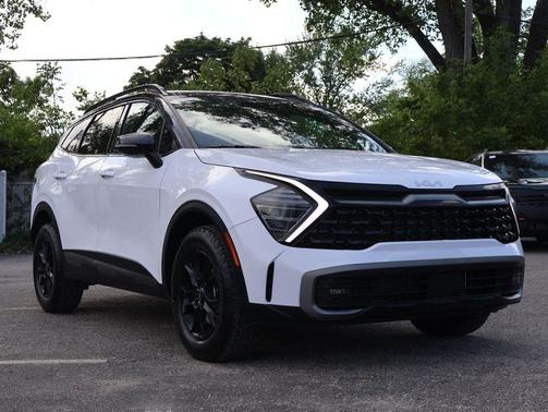 Glacier White Pearl/Ebony Black Roof 2024 Kia Sportage S