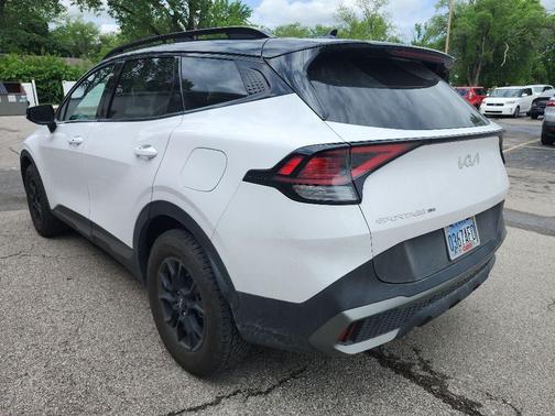 Glacier White Pearl/Ebony Black Roof 2024 Kia Sportage S