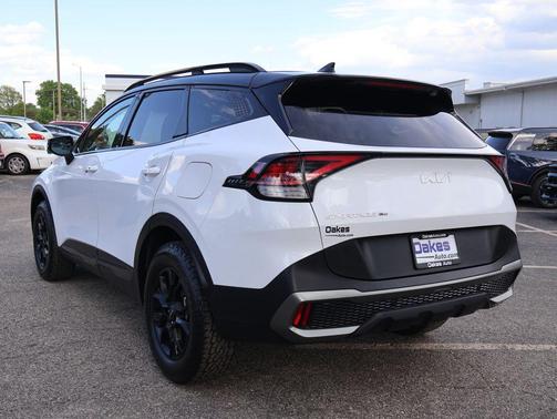 Glacier White Pearl/Ebony Black Roof 2024 Kia Sportage S