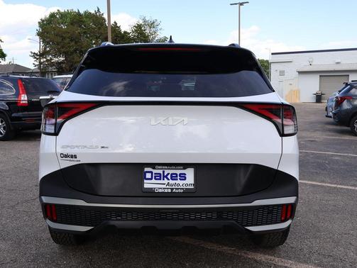 Glacier White Pearl/Ebony Black Roof 2024 Kia Sportage S
