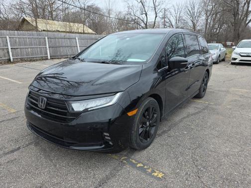 Crystal Black Pearl 2023 Honda Odyssey Sport