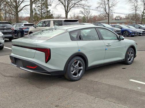 2025 Kia K4 LXS