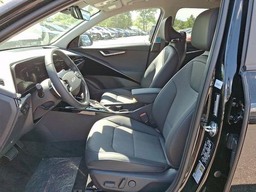 Aurora Black Pearl 2026 Kia Niro EX