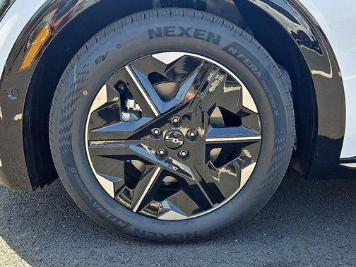 2025 Kia EV6 Wind