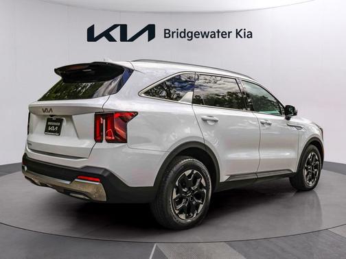 Glacial White Pearl 2026 Kia Sorento S