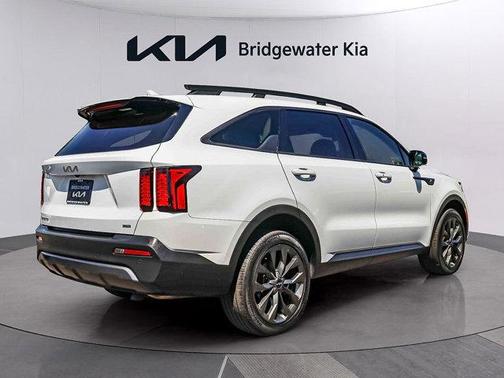 Glacial White Pearl 2023 Kia Sorento EX