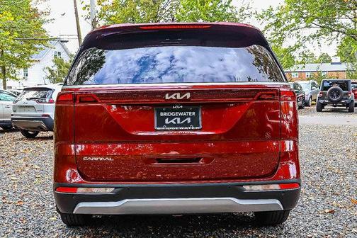 2023 Kia Carnival LX