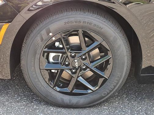 Aurora Black Pearl 2026 Kia K5 LXS