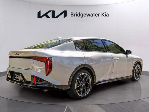 Snow White Pearl 2025 Kia K4 GT-Line