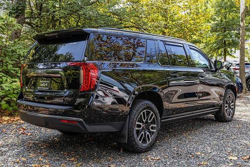 2023 GMC Yukon XL AT4