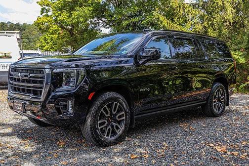 2023 GMC Yukon XL AT4