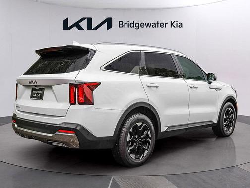 Glacial White Pearl 2025 Kia Sorento S
