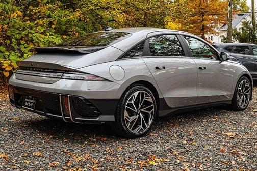 2023 Hyundai IONIQ 6 SEL