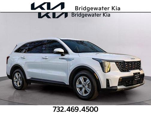 Glacial White Pearl 2024 Kia Sorento LX