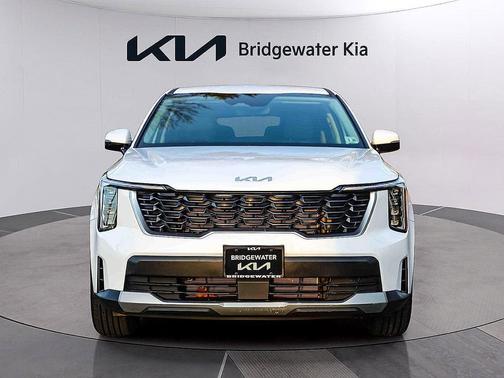 Glacial White Pearl 2024 Kia Sorento LX