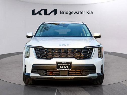 Glacial White Pearl 2024 Kia Sorento LX