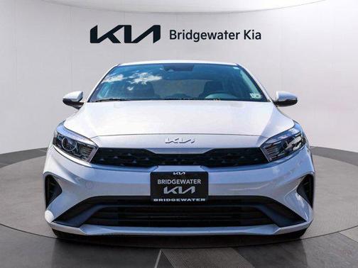 Snow White Pearl 2023 Kia Forte LXS