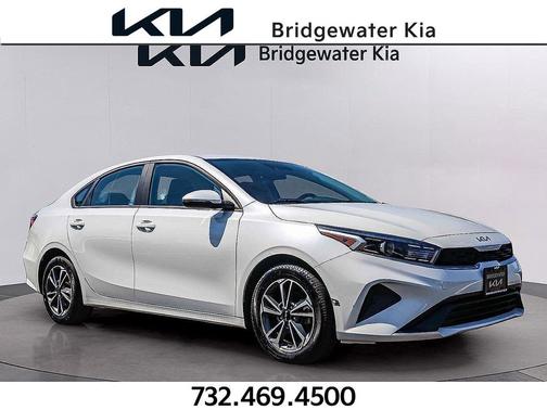 Snow White Pearl 2023 Kia Forte LXS