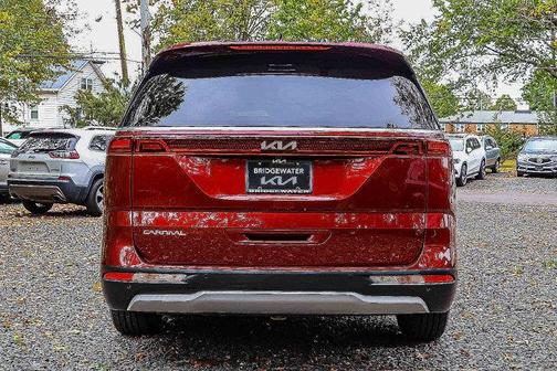 2023 Kia Carnival LX