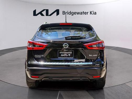 Magnetic Black Pearl 2020 Nissan Rogue Sport SL