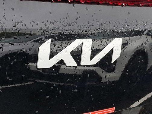 Aurora Black Pearl 2026 Kia Carnival LXS